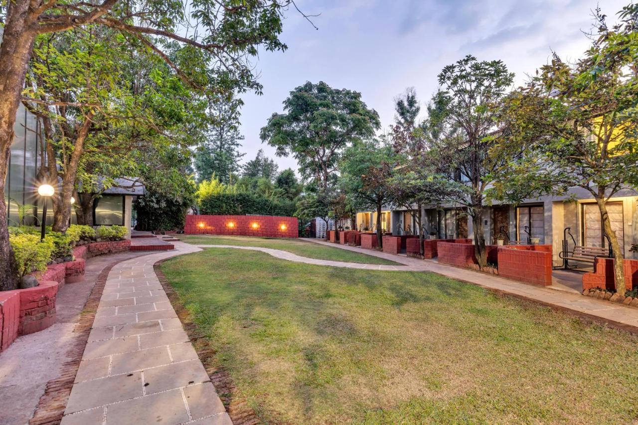 Club Mahindra Saj Mahabaleshwar Otel Dış mekan fotoğraf