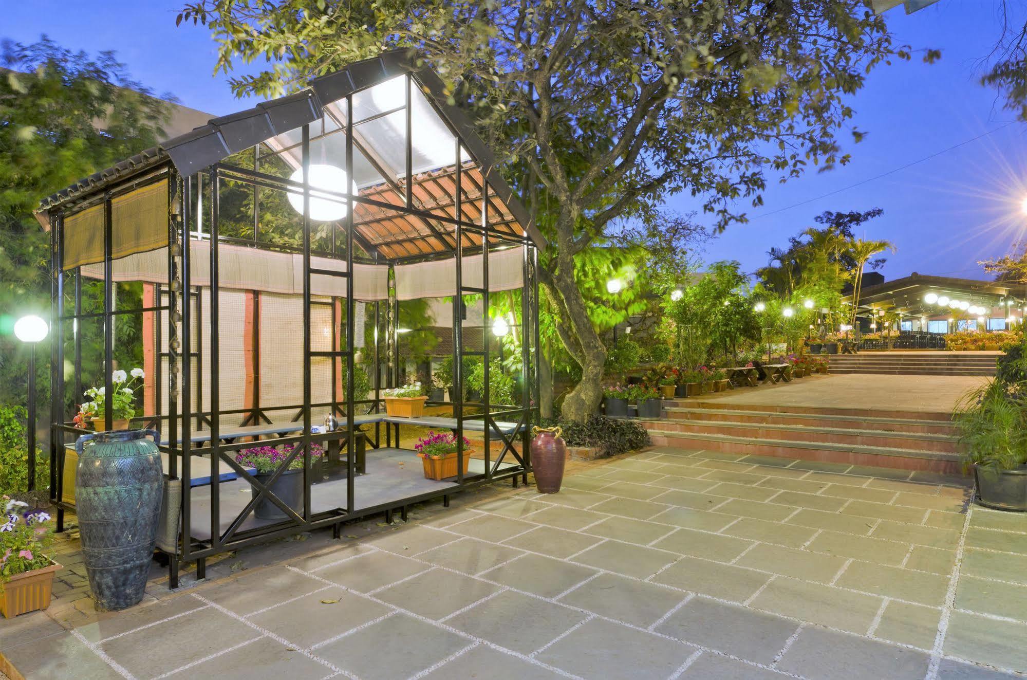 Club Mahindra Saj Mahabaleshwar Otel Dış mekan fotoğraf