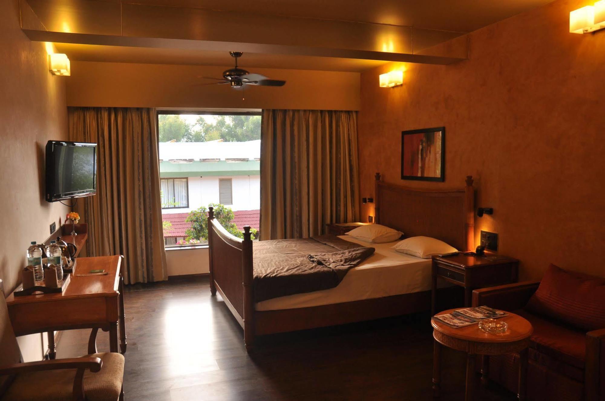 Club Mahindra Saj Mahabaleshwar Otel Dış mekan fotoğraf